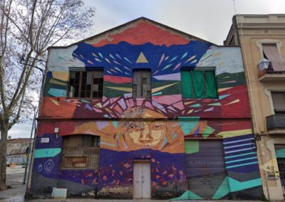 Fàbriques de Poblenou amb murals i graffitis