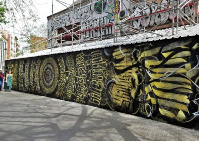 Graffiti canviant Plaça Raquel Meller